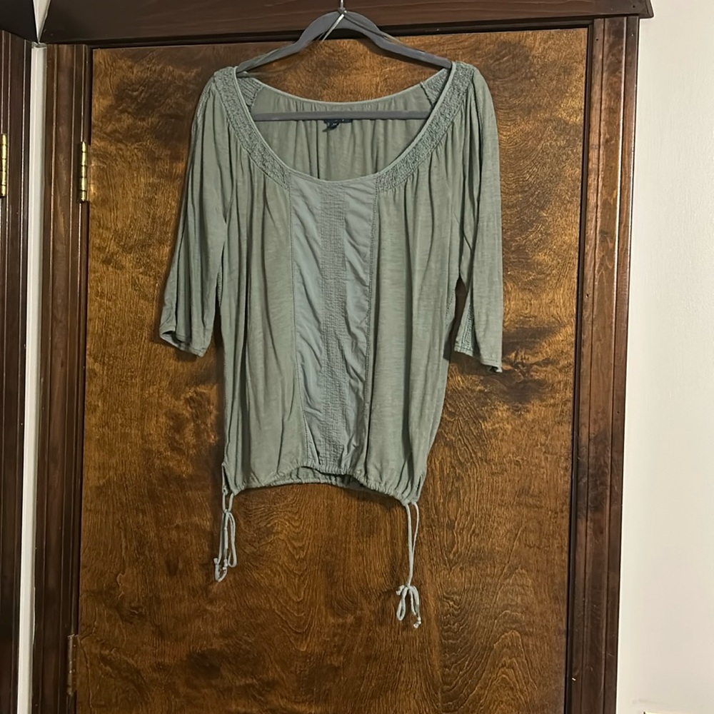 American Eagle Outfitters Three Quarter Sleeve Top